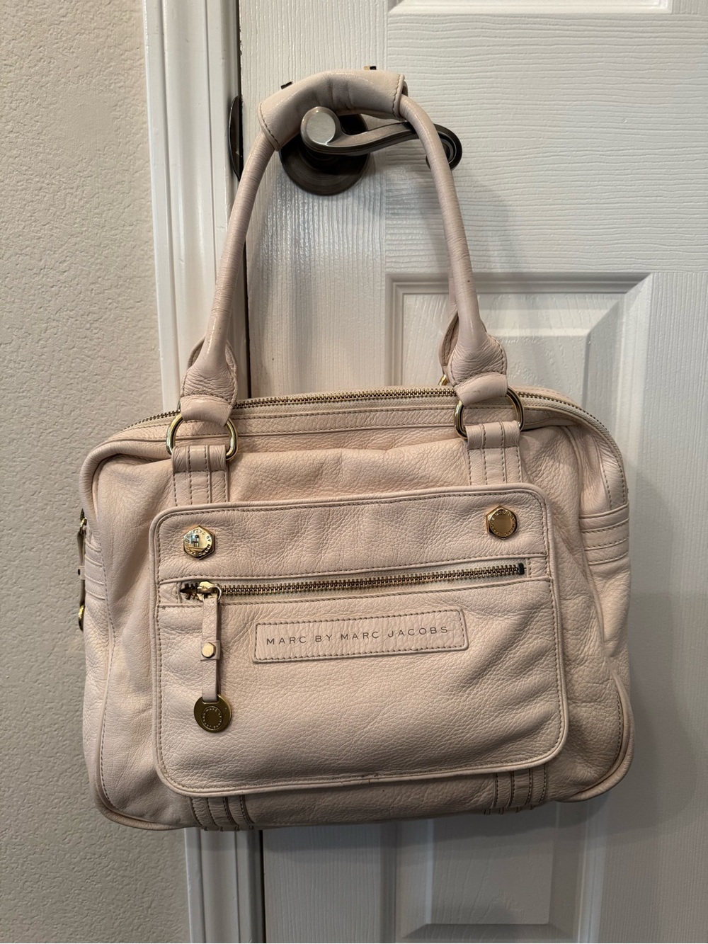 Marc by Marc Jacobs Pale Cream Leather Shoulder Bag with Gold Hardware